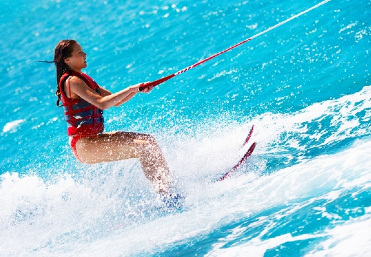 Water skiing from 35 € water skis for children from 25 €